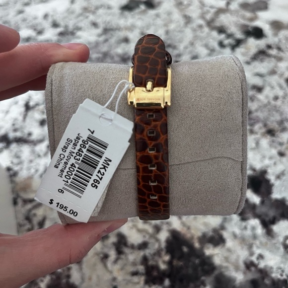 Michael Kors NWT Women's Maci Three-Hand Gold-Tone Stainless Steel Watch MK2765 - Picture 2 of 3